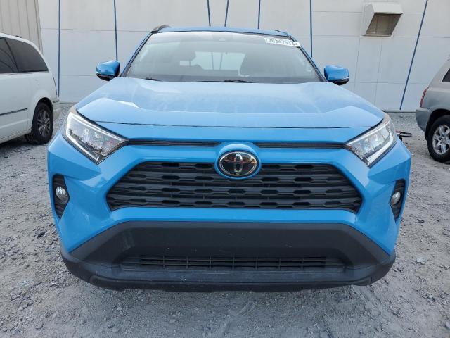 2T3C1RFV3KC015979 - 2019 TOYOTA RAV4 XLE PREMIUM BLUE photo 5