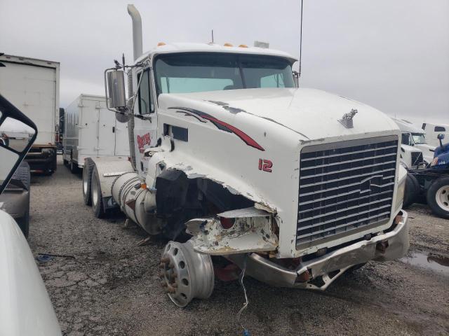 1M1AA13YX1W132903 - 2001 MACK 600 CH600 WHITE photo 1