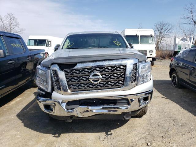 1N6AA1F17JN527557 - 2018 NISSAN TITAN XD S SILVER photo 5