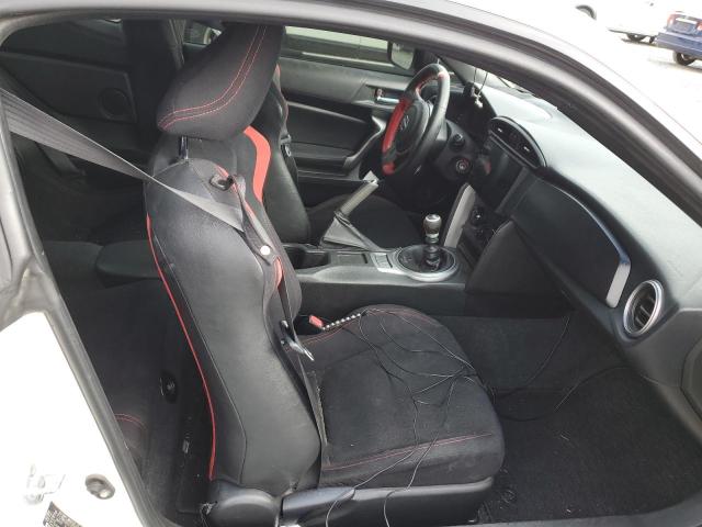 JF1ZNAA16D1716929 - 2013 TOYOTA SCION FR-S WHITE photo 10