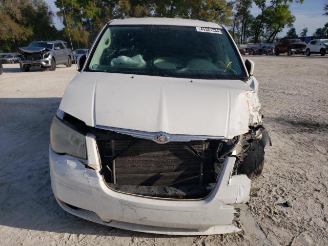 2A4RR5D10AR308767 - 2010 CHRYSLER TOWN & COU TOURING WHITE photo 5