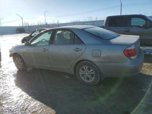 4T1BE32K55U515985 - 2005 TOYOTA CAMRY LE SILVER photo 2