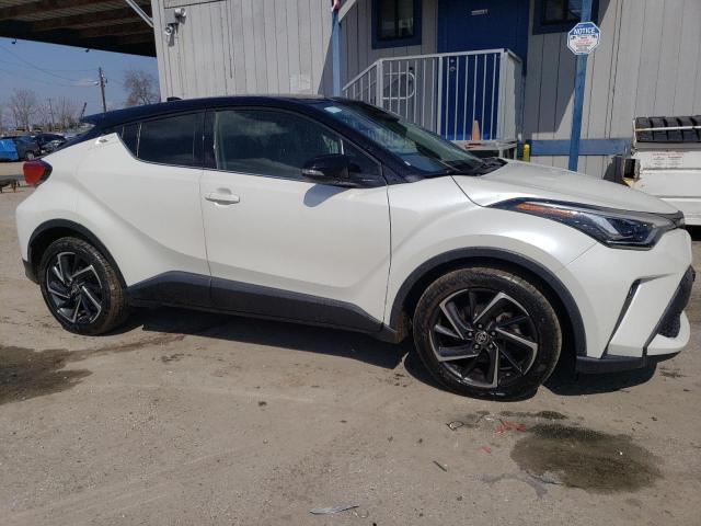 JTNKHMBX5L1081459 - 2020 TOYOTA C-HR XLE WHITE photo 4