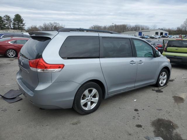 5TDKK3DC1DS361264 - 2013 TOYOTA SIENNA LE SILVER photo 3