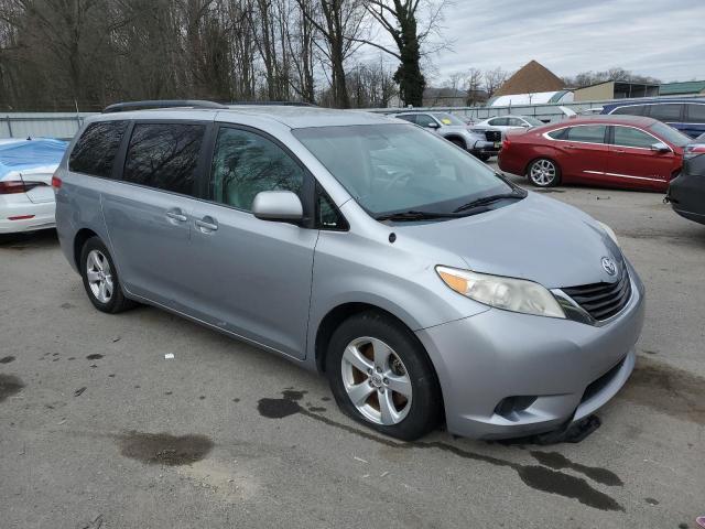 5TDKK3DC1DS361264 - 2013 TOYOTA SIENNA LE SILVER photo 4