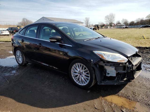 1FAHP3H26CL393159 - 2012 FORD FOCUS SEL BLACK photo 4