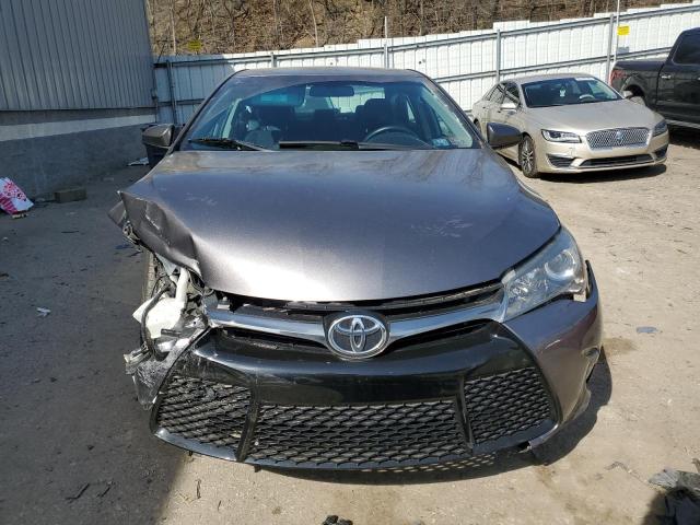 4T1BF1FK0HU281562 - 2017 TOYOTA CAMRY LE GRAY photo 5