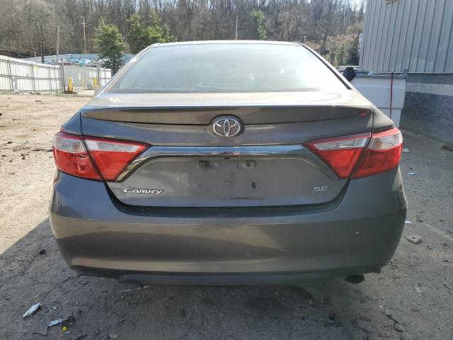 4T1BF1FK0HU281562 - 2017 TOYOTA CAMRY LE GRAY photo 6