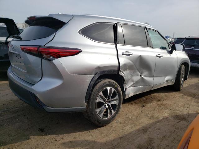 5TDGZRAH1MS040989 - 2021 TOYOTA HIGHLANDER XLE SILVER photo 4