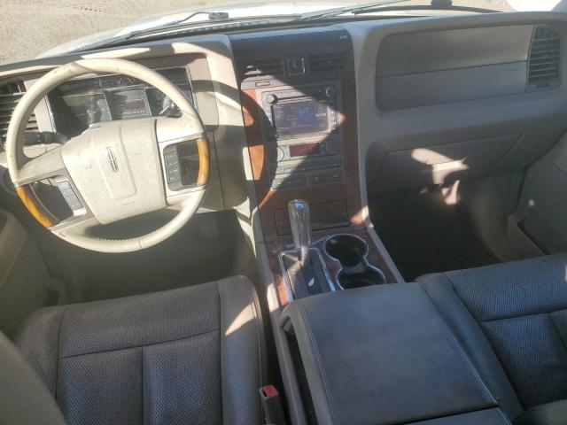 5LMJJ2H56CEL08366 - 2012 LINCOLN NAVIGATOR WHITE photo 8