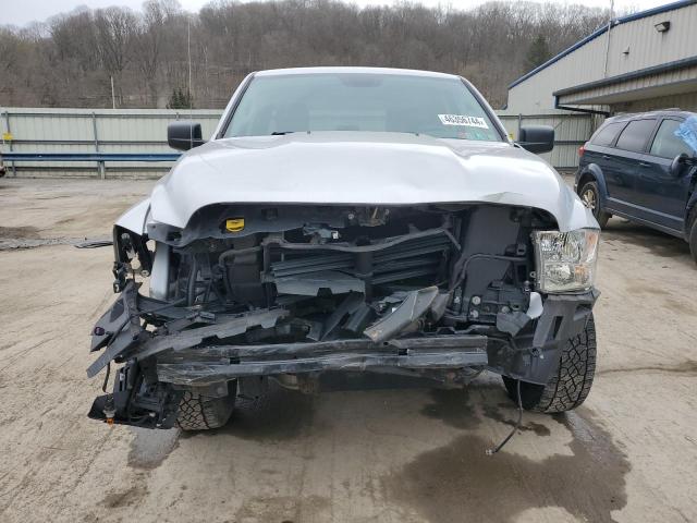 1C6RR7FG7JS327261 - 2018 RAM 1500 ST SILVER photo 5