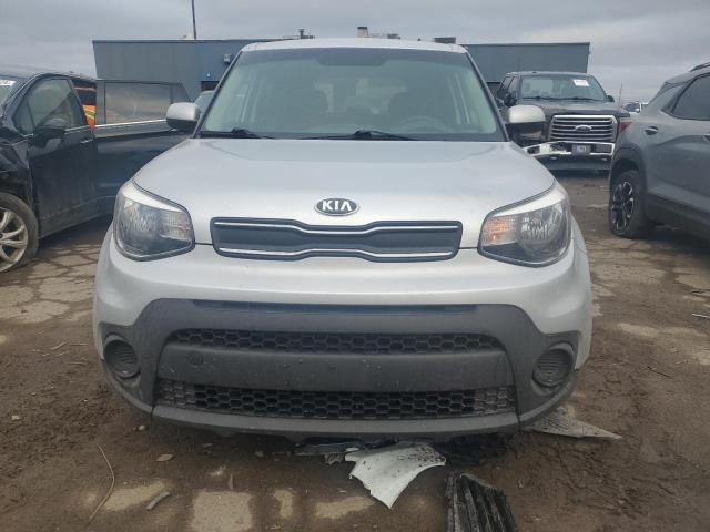 KNDJN2A26H7485281 - 2017 KIA SOUL SILVER photo 5