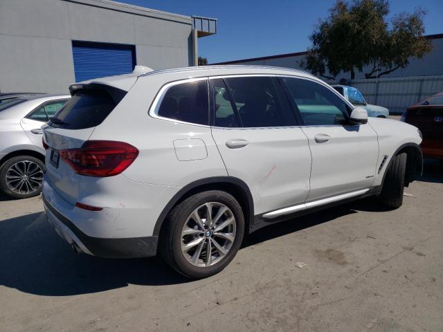 5UXTR9C57JLC76014 - 2018 BMW X3 XDRIVE30I WHITE photo 3