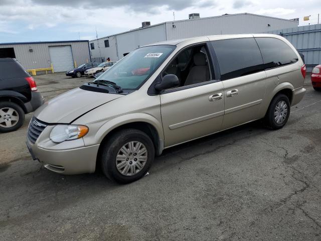 2A4GP44R17R166824 - 2007 CHRYSLER TOWN & COU LX GOLD photo 1