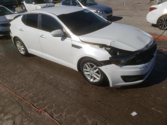 KNAGM4A70D5405884 - 2013 KIA OPTIMA LX WHITE photo 4