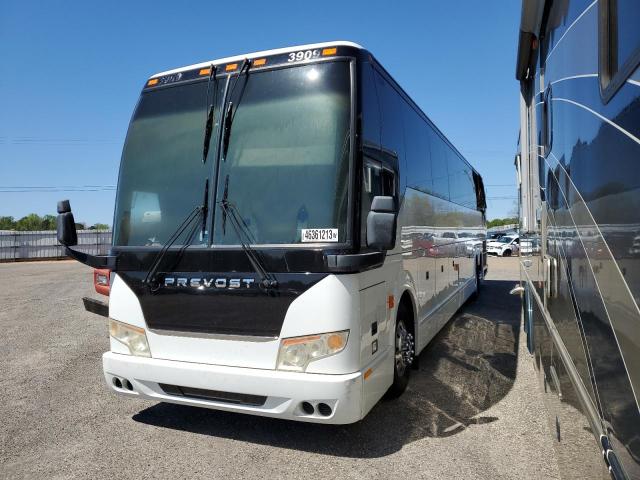 2PCH33494KC710468 - 2019 PREVOST BUS WHITE photo 2