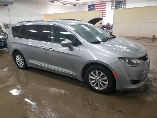 2C4RC1BG0JR233351 - 2018 CHRYSLER PACIFICA TOURING L GRAY photo 4