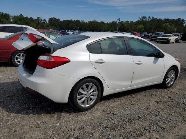 KNAFX4A6XF5355993 - 2015 KIA FORTE LX WHITE photo 3