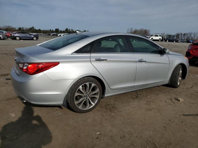 5NPEC4AB3DH749971 - 2013 HYUNDAI SONATA SE SILVER photo 3