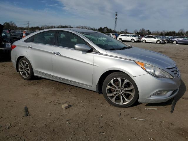 5NPEC4AB3DH749971 - 2013 HYUNDAI SONATA SE SILVER photo 4