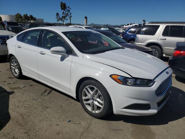 3FA6P0H75ER228256 - 2014 FORD FUSION SE WHITE photo 4