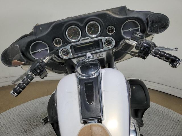 1HD1FC4107Y673727 - 2007 HARLEY-DAVIDSON FLHTCUI 双色 照片 7