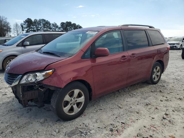 5TDKZ3DCXHS835598 - 2017 TOYOTA SIENNA LE MAROON photo 1