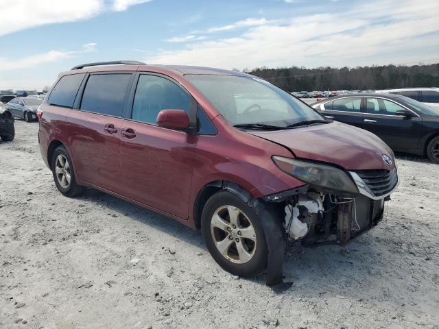 5TDKZ3DCXHS835598 - 2017 TOYOTA SIENNA LE MAROON photo 4