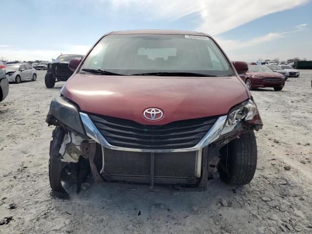 5TDKZ3DCXHS835598 - 2017 TOYOTA SIENNA LE MAROON photo 5