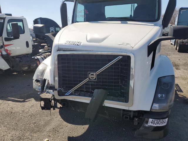 4V4N39EH7HN986808 - 2017 VOLVO VN VNL WHITE photo 7