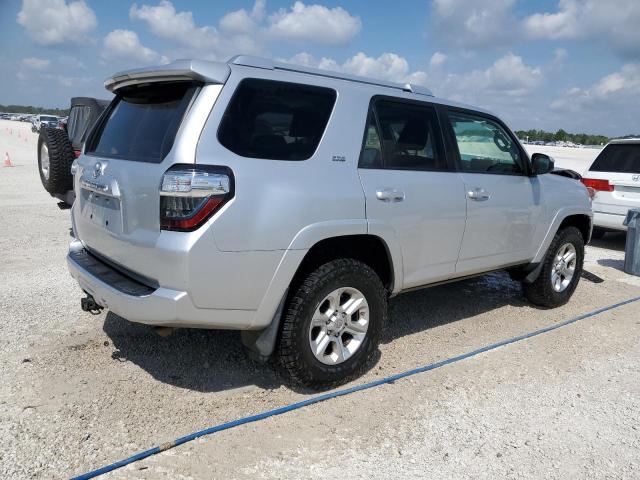 JTEBU5JR7G5401822 - 2016 TOYOTA 4RUNNER SR5/SR5 PREMIUM 银色 照片 3