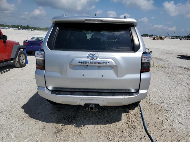 JTEBU5JR7G5401822 - 2016 TOYOTA 4RUNNER SR5/SR5 PREMIUM 银色 照片 6