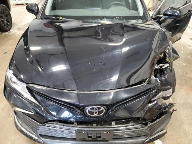 4T1C11AKXNU687659 - 2022 TOYOTA CAMRY LE BLACK photo 11