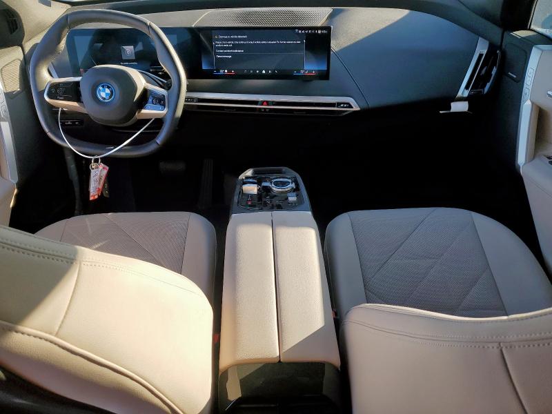 WB523CF08RCP70639 - 2024 BMW IX XDRIVE50 WHITE photo 8