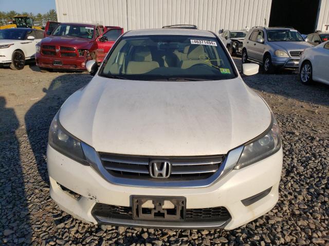 1HGCR2F3XDA206511 - 2013 HONDA ACCORD LX WHITE photo 5