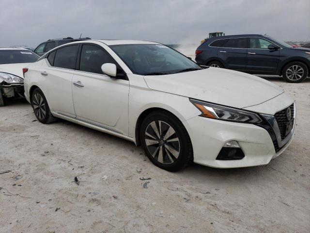 1N4BL4DV0KN314448 - 2019 NISSAN ALTIMA SV WHITE photo 4