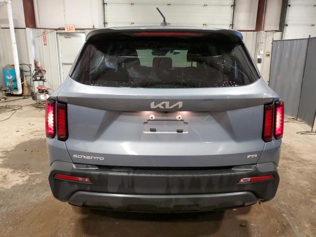 5XYRGDLCXPG182603 - 2023 KIA SORENTO LX GRAY photo 6