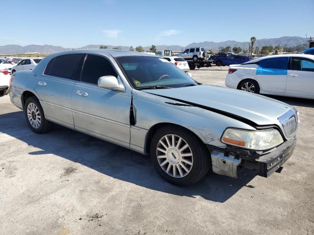 1LNHM82W97Y625964 - 2007 LINCOLN TOWN CAR SIGNATURE LIMITED SILVER photo 4