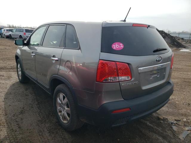 5XYKT4A14DG358250 - 2013 KIA SORENTO LX GRAY photo 2