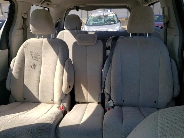 5TDKK3DC0ES495586 - 2014 TOYOTA SIENNA LE GRAY photo 10