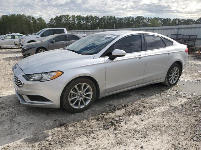 3FA6P0H75HR388321 - 2017 FORD FUSION SE SILVER photo 1