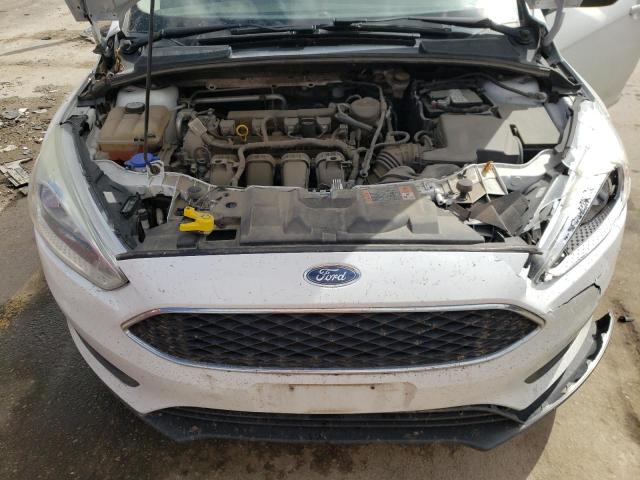 1FADP3K29GL310286 - 2016 FORD FOCUS SE WHITE photo 11