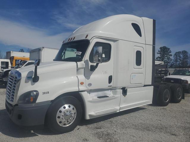 3AKJGLDRXJSHD9639 - 2018 FREIGHTLINER CASCADIA 1 WHITE photo 2