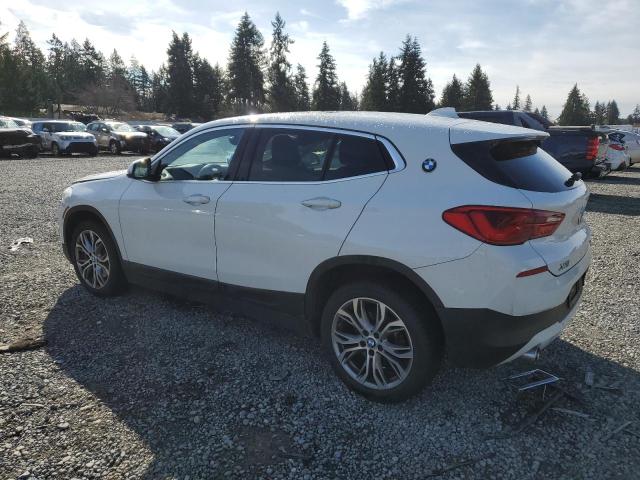 WBXYJ1C01L5R20876 - 2020 BMW X2 XDRIVE28I WHITE photo 2