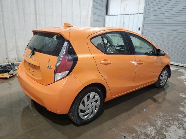 JTDKDTB35F1101818 - 2015 TOYOTA PRIUS C ORANGE photo 3