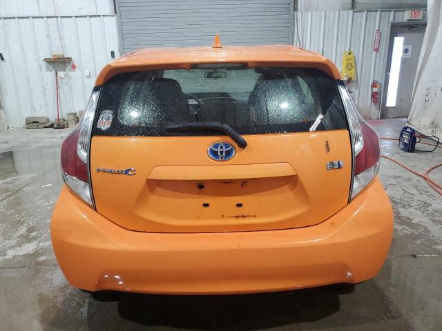 JTDKDTB35F1101818 - 2015 TOYOTA PRIUS C ORANGE photo 6