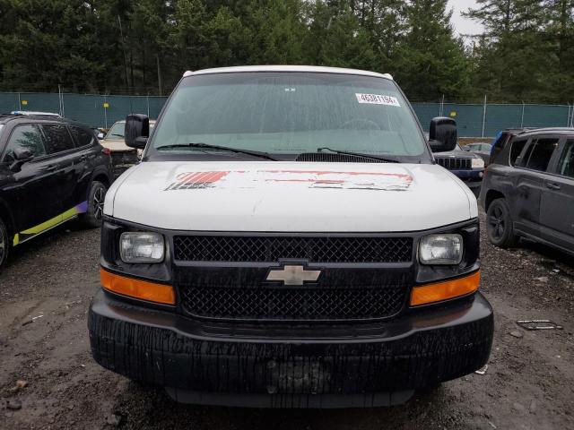 1GCWGFBA2B1150770 - 2011 CHEVROLET EXPRESS G2 WHITE photo 5