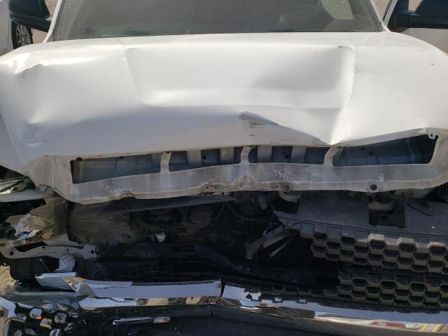 5TFRY5F13JX240889 - 2018 TOYOTA TUNDRA DOUBLE CAB SR/SR5 WHITE photo 11