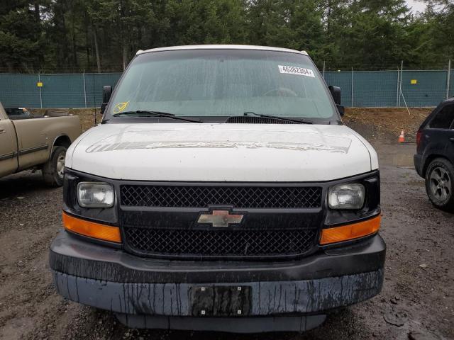 1GCGG25V831200410 - 2003 CHEVROLET EXPRESS G2 WHITE photo 5