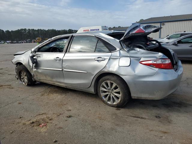 4T1BF1FK0GU613756 - 2016 TOYOTA CAMRY LE SILVER photo 2